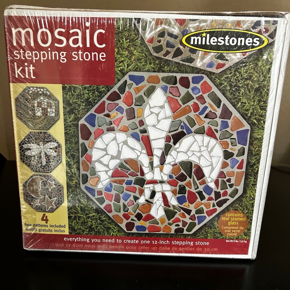 Milestones Mosaic Stepping Stone Kit. New in sealed packaging